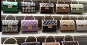 Amplíe su colección con bolsos de mujer que impresionan por su excelente calidad y la elección de variaciones de color.