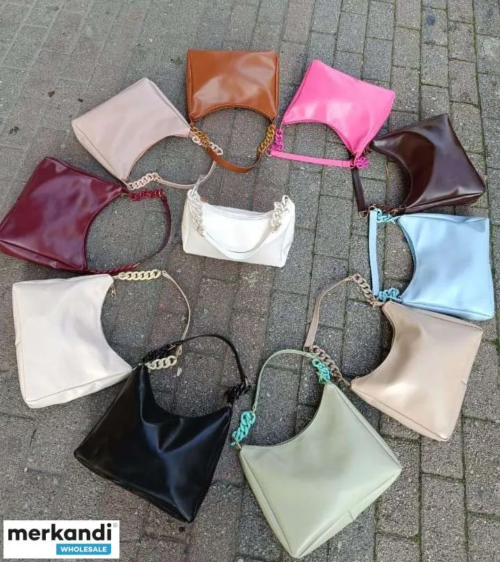 Amplíe su colección con bolsos de mujer que impresionan por su excelente calidad y la elección de variaciones de color.