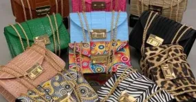 Amplíe su selección con bolsos de moda para mujer al por mayor de alta calidad de Turquía que ofrecen diferentes variantes de co