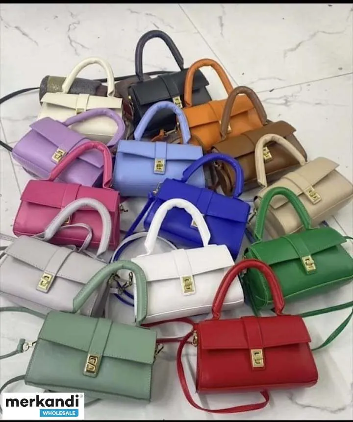 Aporta variedad a tu armario con bolsos de mujer de excelente calidad y abundancia de modelos y colores.