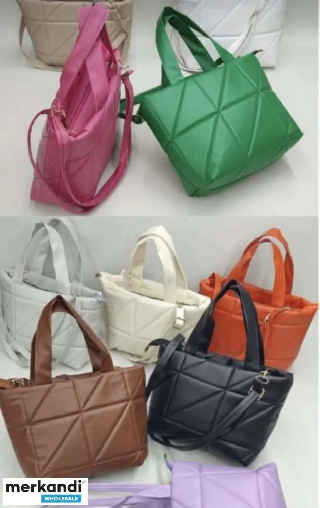 Aporta variedad a tu armario con bolsos de mujer de excelente calidad y abundancia de modelos y colores.