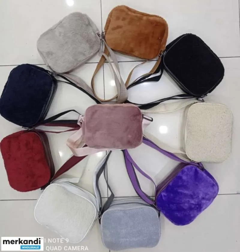 Bolsos de mujer de Turquía en varios colores y estilos para la venta al por mayor.