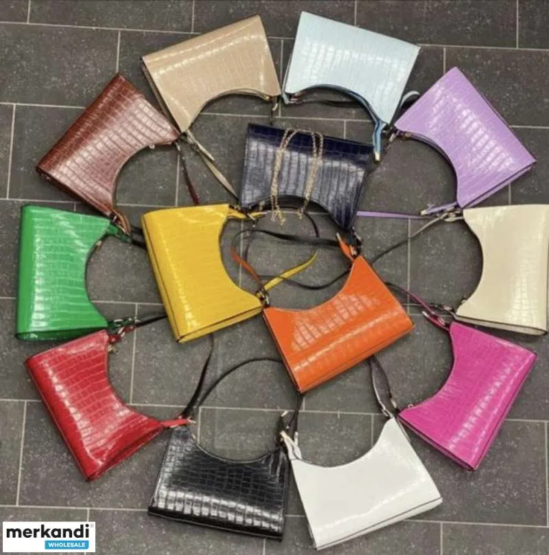 Bolsos de mujer disponibles en una amplia gama de modelos y colores para la venta al por mayor desde Turquía.