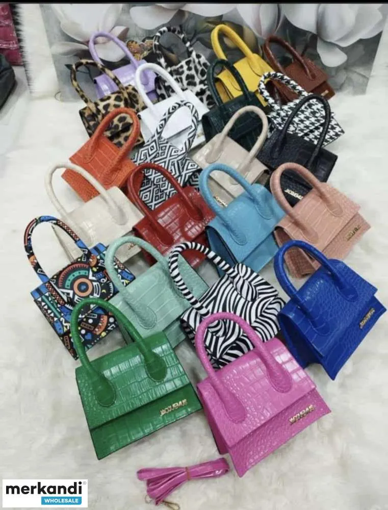 Bolsos de mujer disponibles en una amplia gama de modelos y colores para la venta al por mayor desde Turquía.