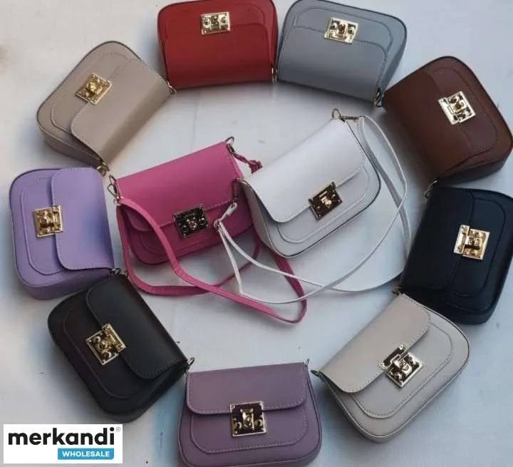 Bolsos de mujer en varios modelos y colores para la venta al por mayor directamente desde Turquía.