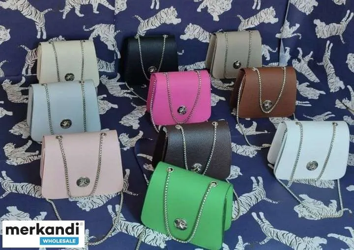 Bolsos de mujer en varios modelos y colores para la venta al por mayor directamente desde Turquía.