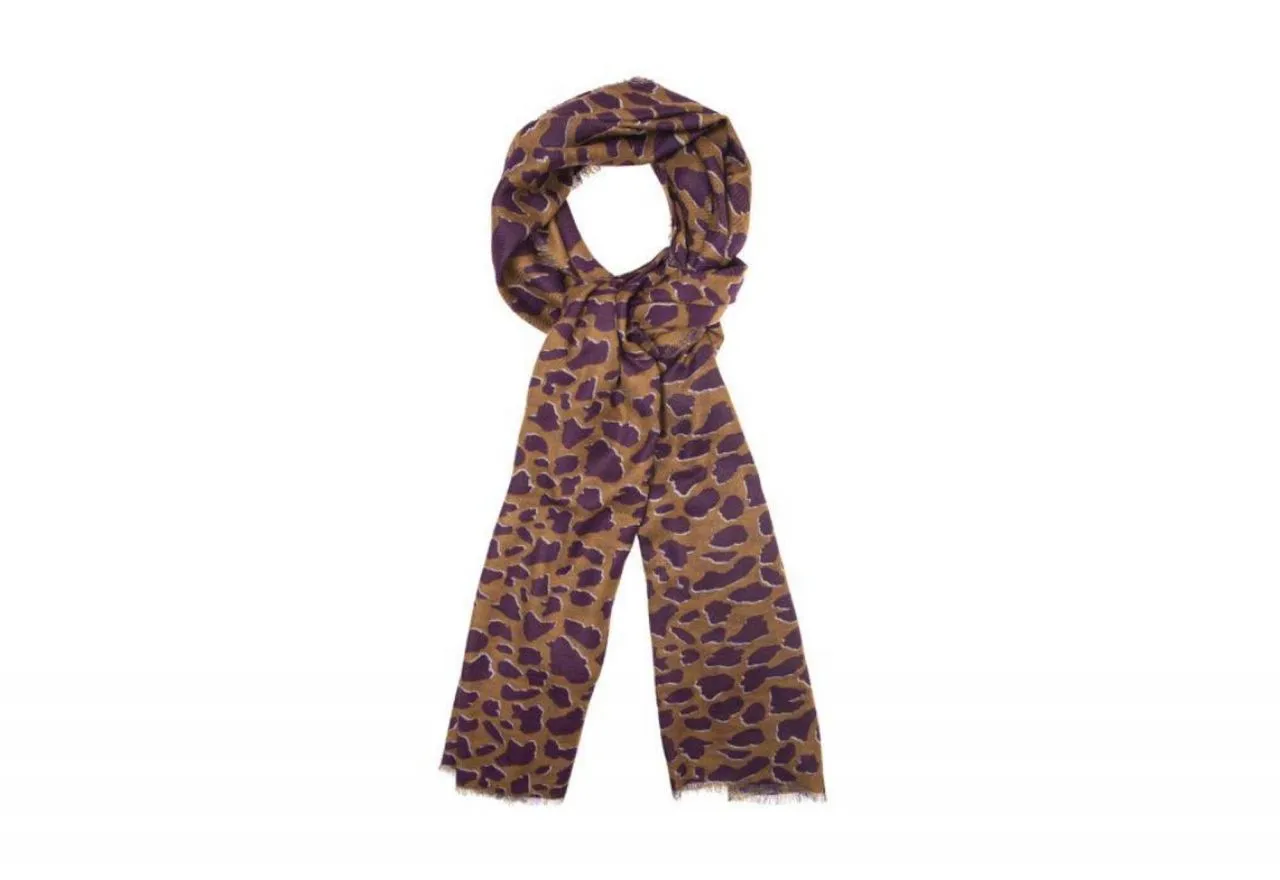 Chal Camel Estampado Animal Print Burdeos