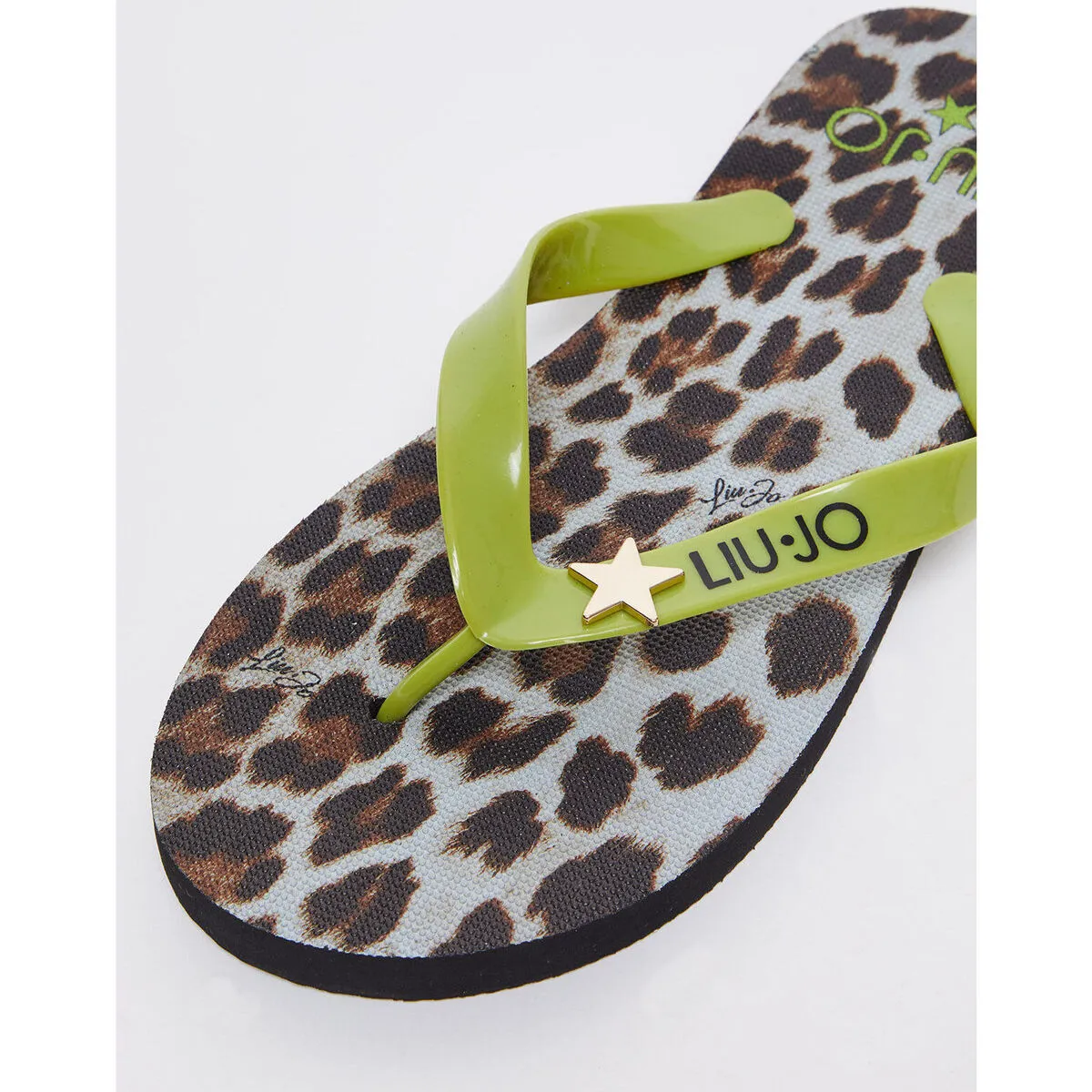 Chanclas de playa con estampado animal