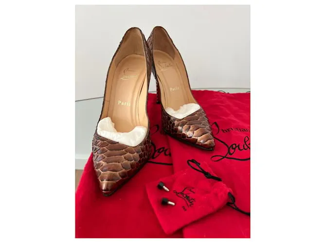 Christian Louboutin Zapatos de tacón Bronce 