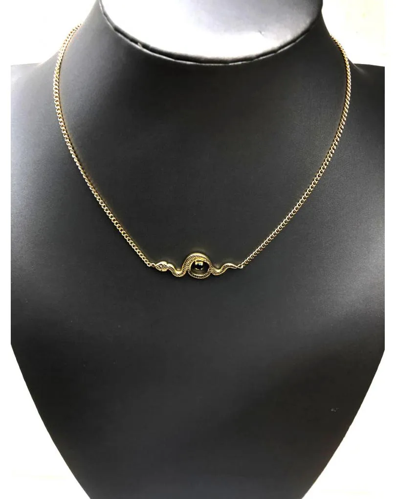 COLLARES DORADOS Y NEGROS CON ACTUAL DISEÑO DE SERPIENTE