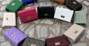 Descubra nuestra selección de bolsos de mujer con muchos modelos y alternativas de color para la venta al por mayor desde Turquí