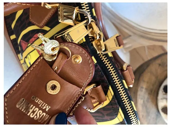 Moschino Bolsos de mano Castaño 