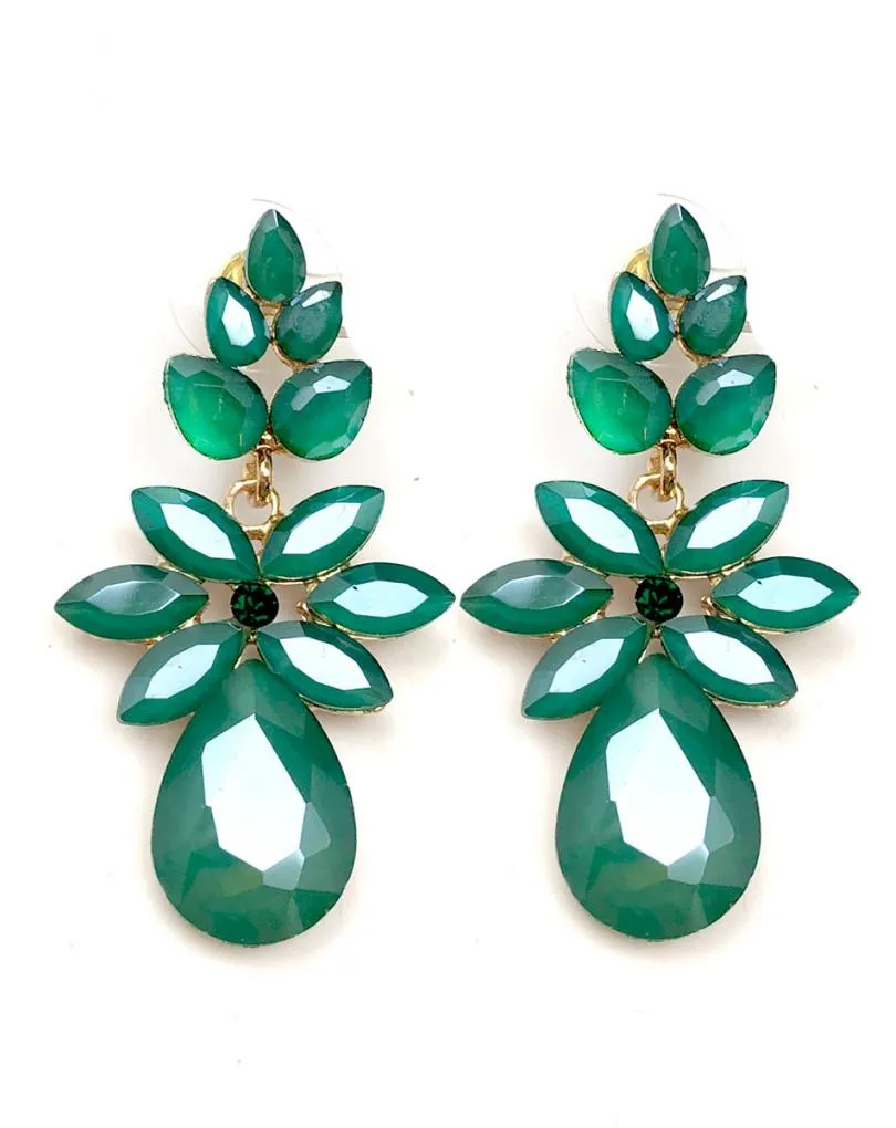 PENDIENTES LARGOS VERDES CON DISEÑO DE FLOR EN CRISTAL