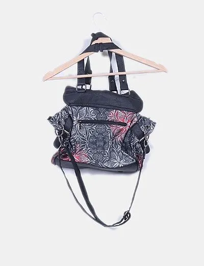 Smash! Bolso satchels negro combinado con estampado floral