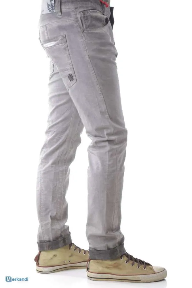 Stock de pantalones de marca 525