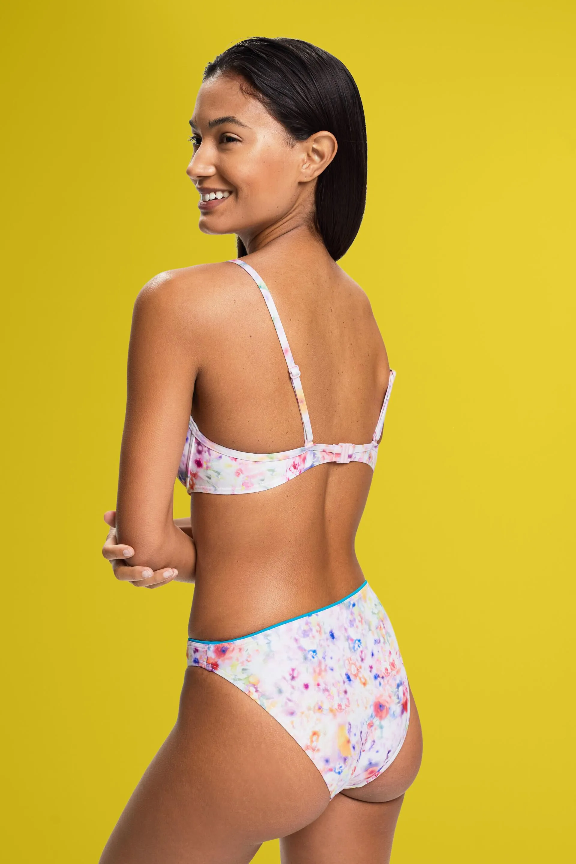 Top de bikini con aros, relleno y estampado floral