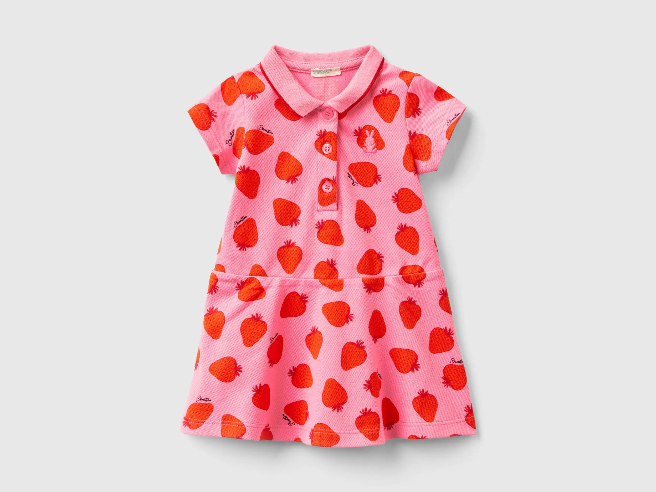 Vestido de estilo polo con estampado de fresas